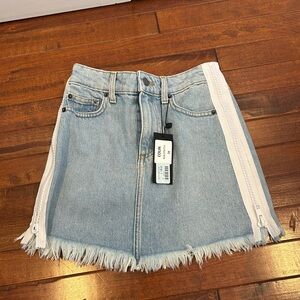 BRAND NEW Carmar Denim Skirt with white zippers